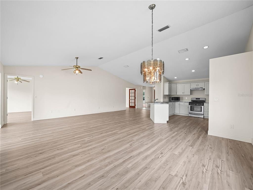 6341 Silver Lakes Dr W Lakeland, FL 33810 - Thumbnail 5