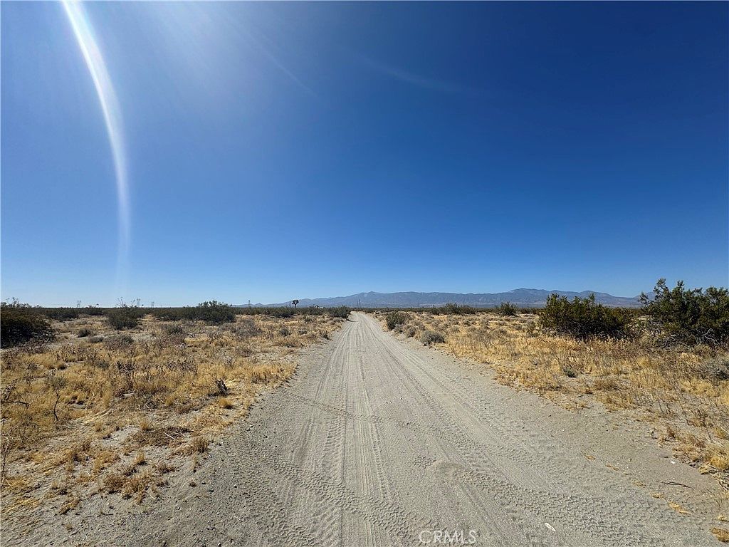 LOT 313117104000 Th Vl Phelan, CA 92371  | Land/Lot