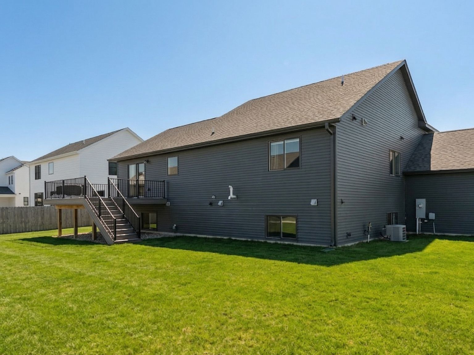 6265 Summit Pine Rd NW Rochester, MN 55901 - Thumbnail 5