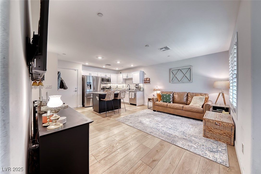 719 Pickled Pepper Pl Henderson, NV 89011 - Thumbnail 5