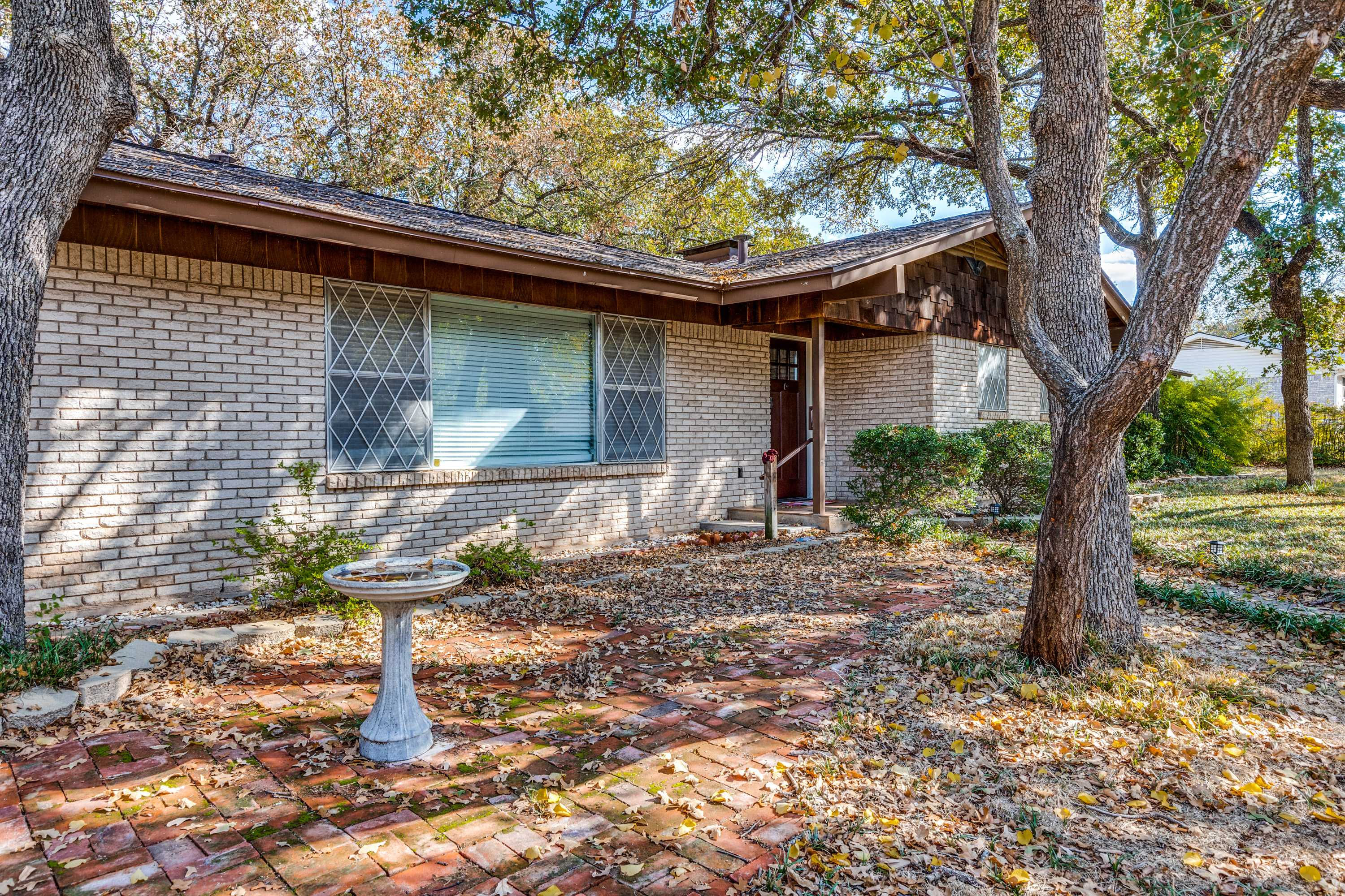 702 Austin Drive, Mineral Wells, TX, USA, 76067 - Thumbnail 5