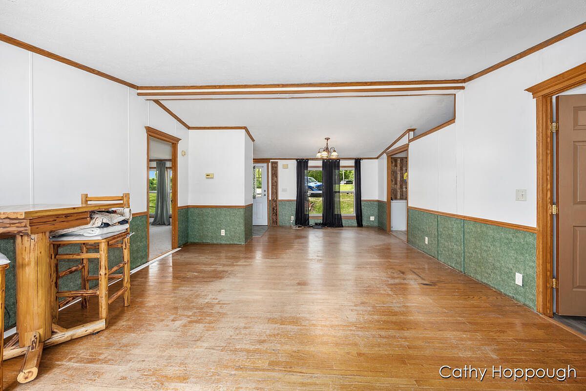 3079 E Bluewater Hwy Ionia, MI 48846 - Thumbnail 5