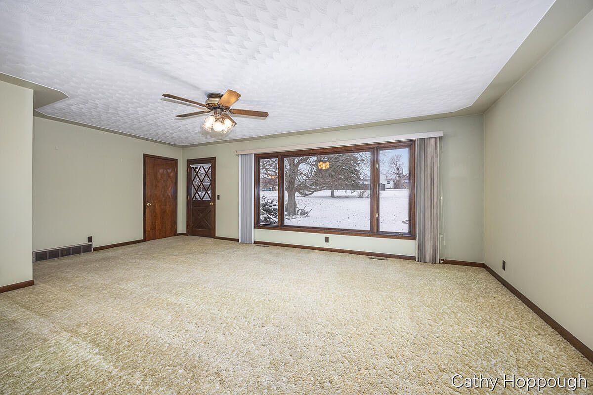 250 Meadowlane Dr Portland, MI 48875 - Thumbnail 5