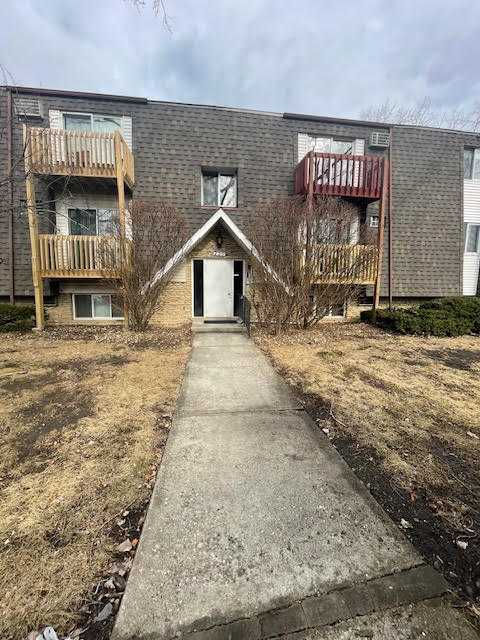 220 Madison Street, Joliet, IL, USA, 60435  | Condominium