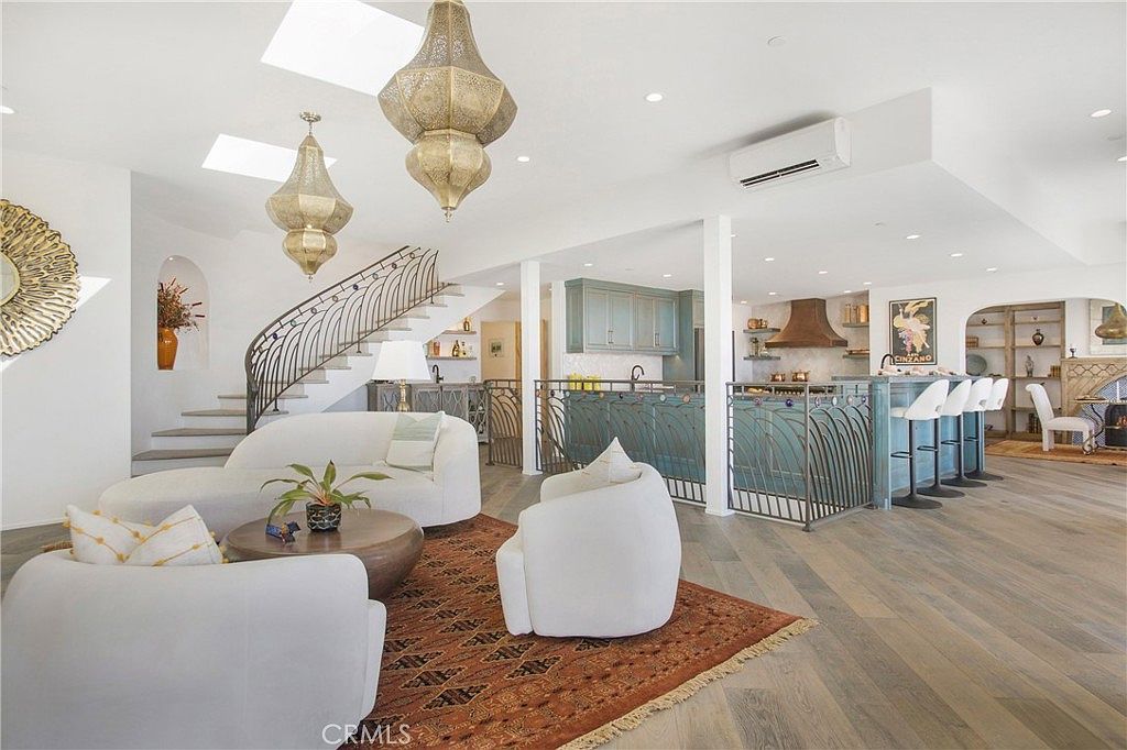 825 Coast Vw Laguna Beach, CA 92651 - Thumbnail 5