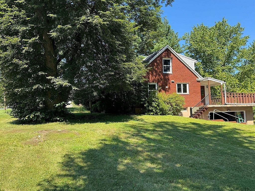 607 Crane Ave Pittsfield, MA 01201 - Thumbnail 5