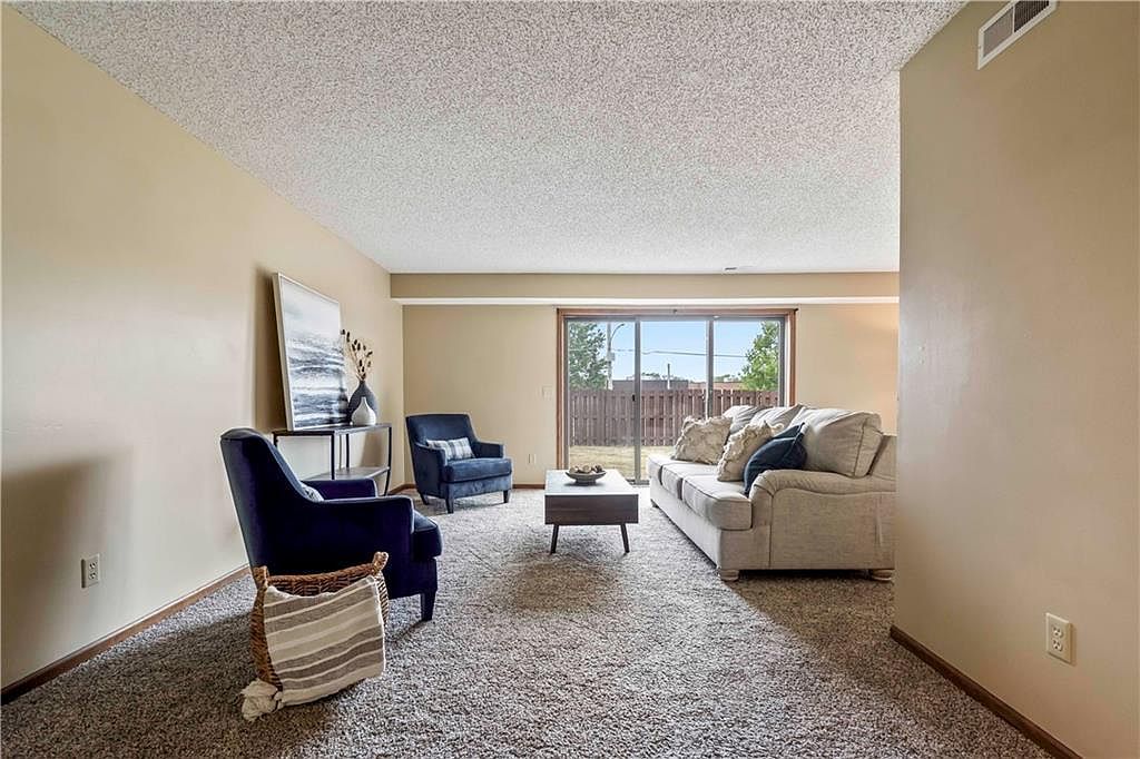 1113 Jeff Cir Paola, KS 66071 - Thumbnail 5