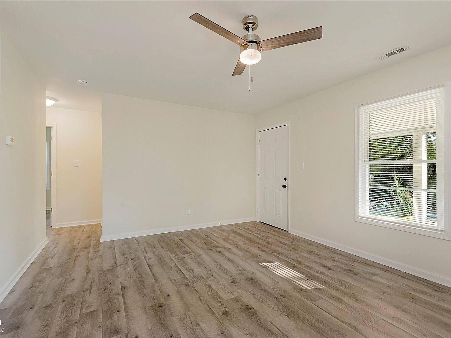 3714 Hillside Ave Indianapolis, IN 46218 - Thumbnail 5