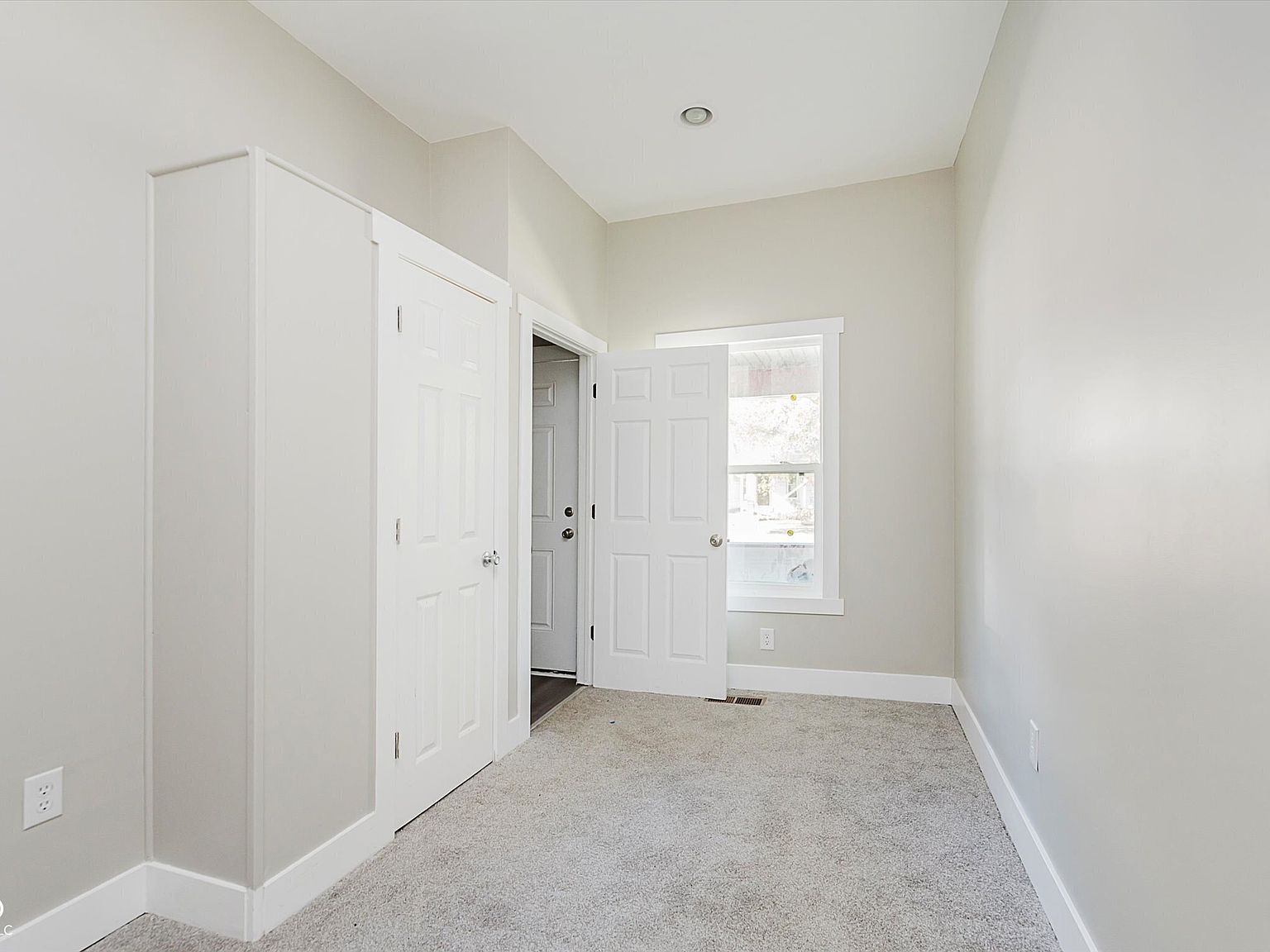 2421 N Capitol Ave Indianapolis, IN 46208 - Thumbnail 5