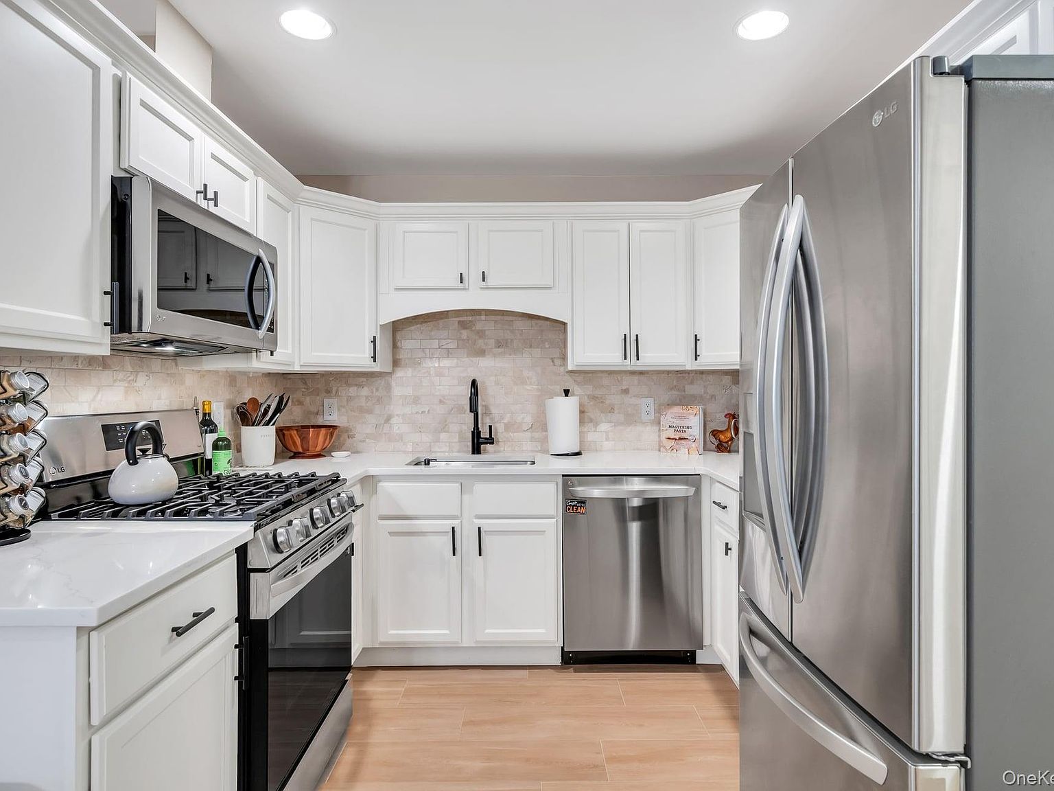 147 Ashley Ct Central Islip, NY 11722 - Thumbnail 5