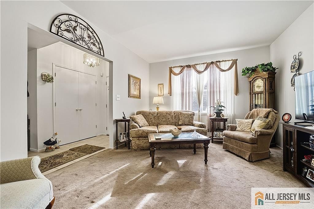 26 Peachtree Ln Jamesburg, NJ 08831 - Thumbnail 5