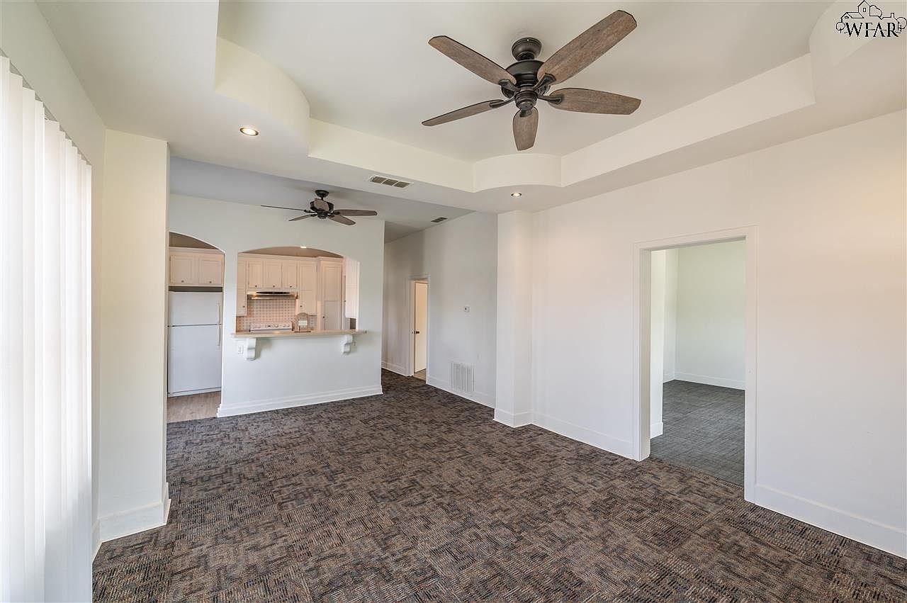 101 S Walnut St Petrolia, TX 76377 - Thumbnail 5