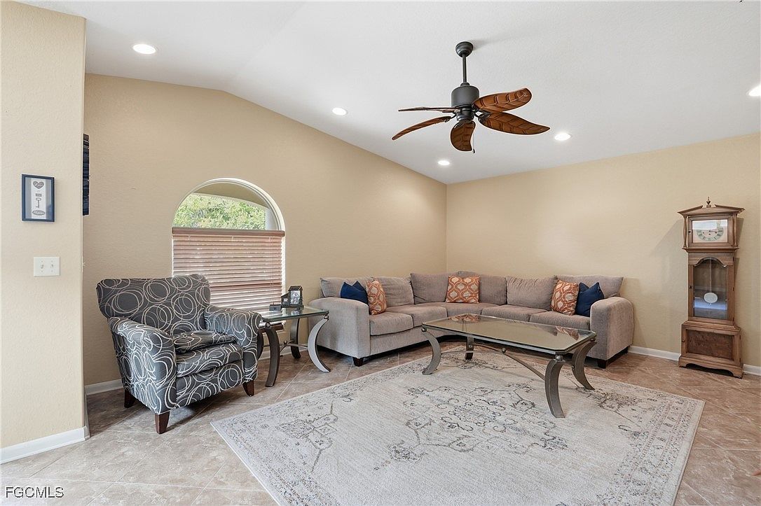 5541 Winkler Rd Fort Myers, FL 33919 - Thumbnail 5