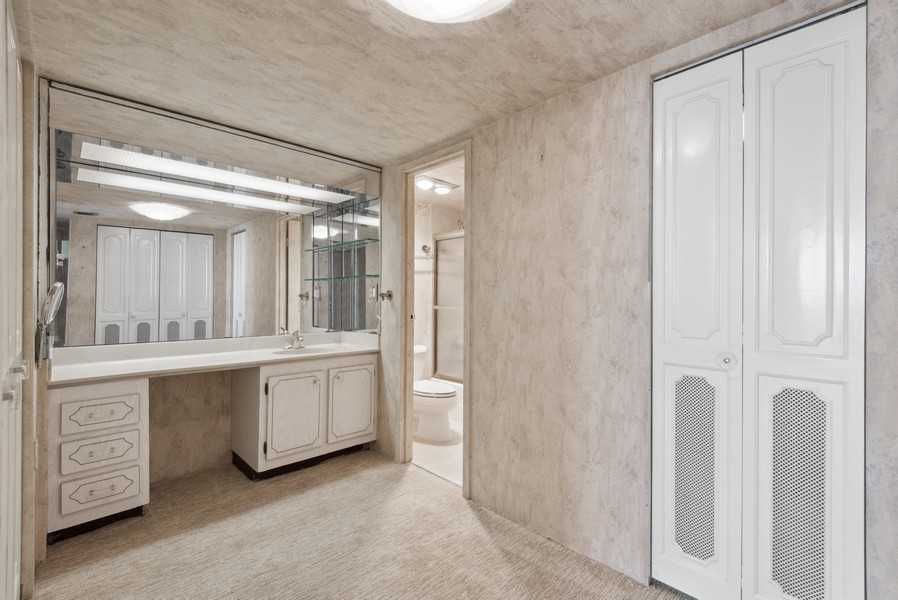 3675 N Country Club Dr apt 2106, Aventura, FL, USA, 33180 - Thumbnail 5