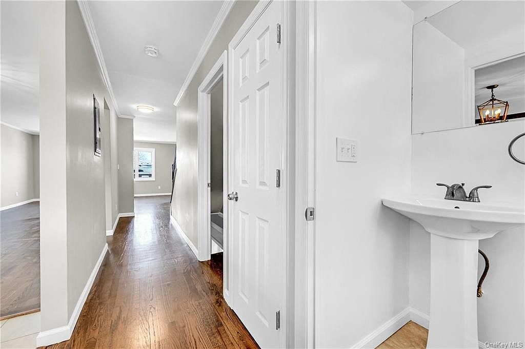 1017 Swinton Ave Bronx, NY 10465 - Thumbnail 5