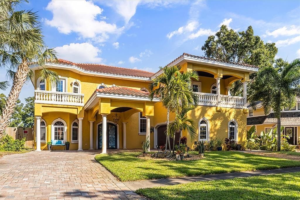 911 Jungle Ave N Saint Petersburg, FL 33710 - Thumbnail 5