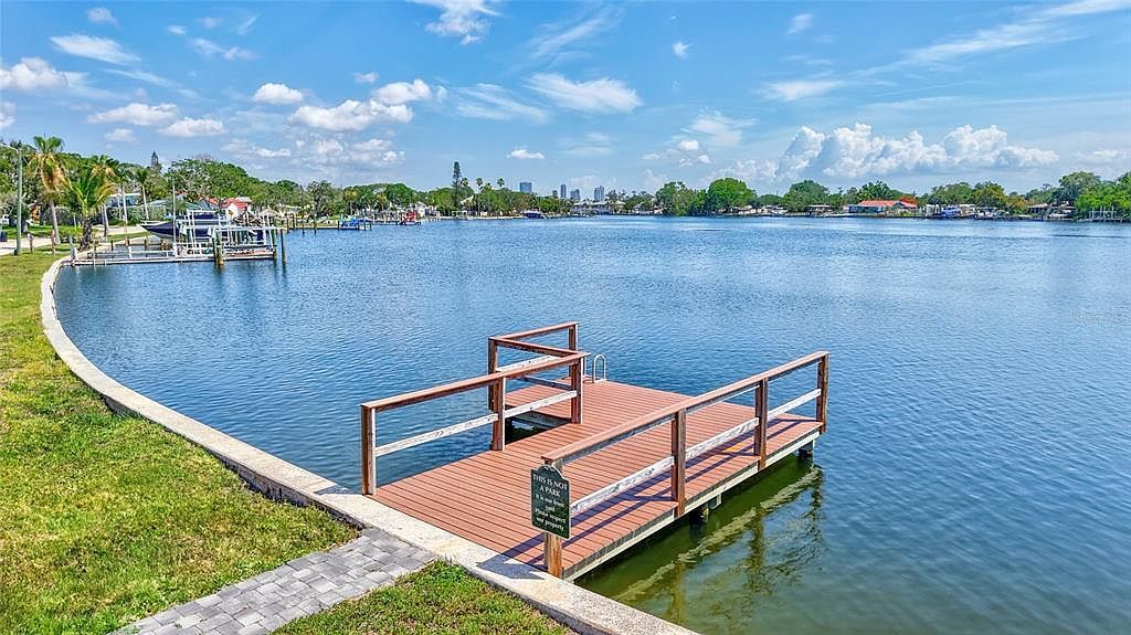 4321 Sunrise Dr S Saint Petersburg, FL 33705 - Thumbnail 5