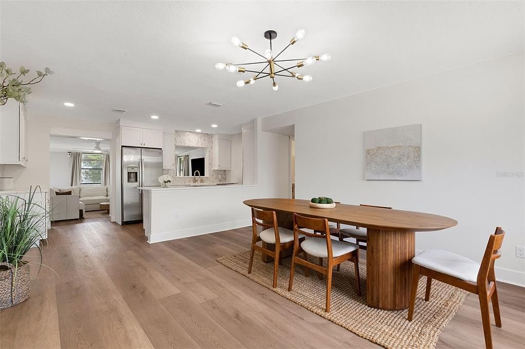 381 Kingfish Dr SE Saint Petersburg, FL 33705 - Thumbnail 5