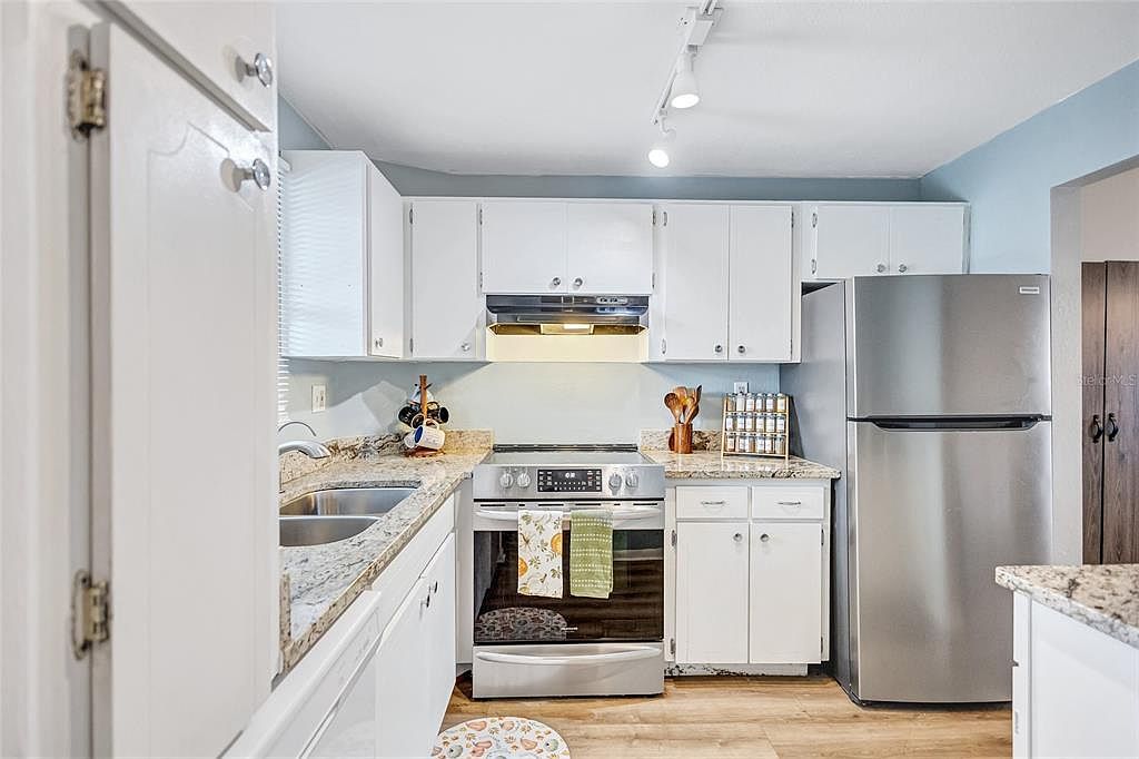 3125 36th St N APT 208 Saint Petersburg, FL 33713 - Thumbnail 5