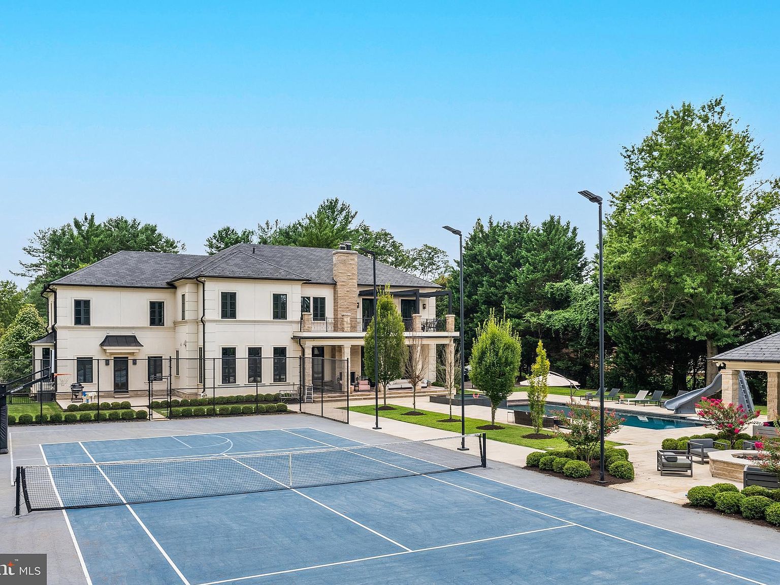 8913 Holly Leaf Ln Bethesda, MD 20817 - Thumbnail 5