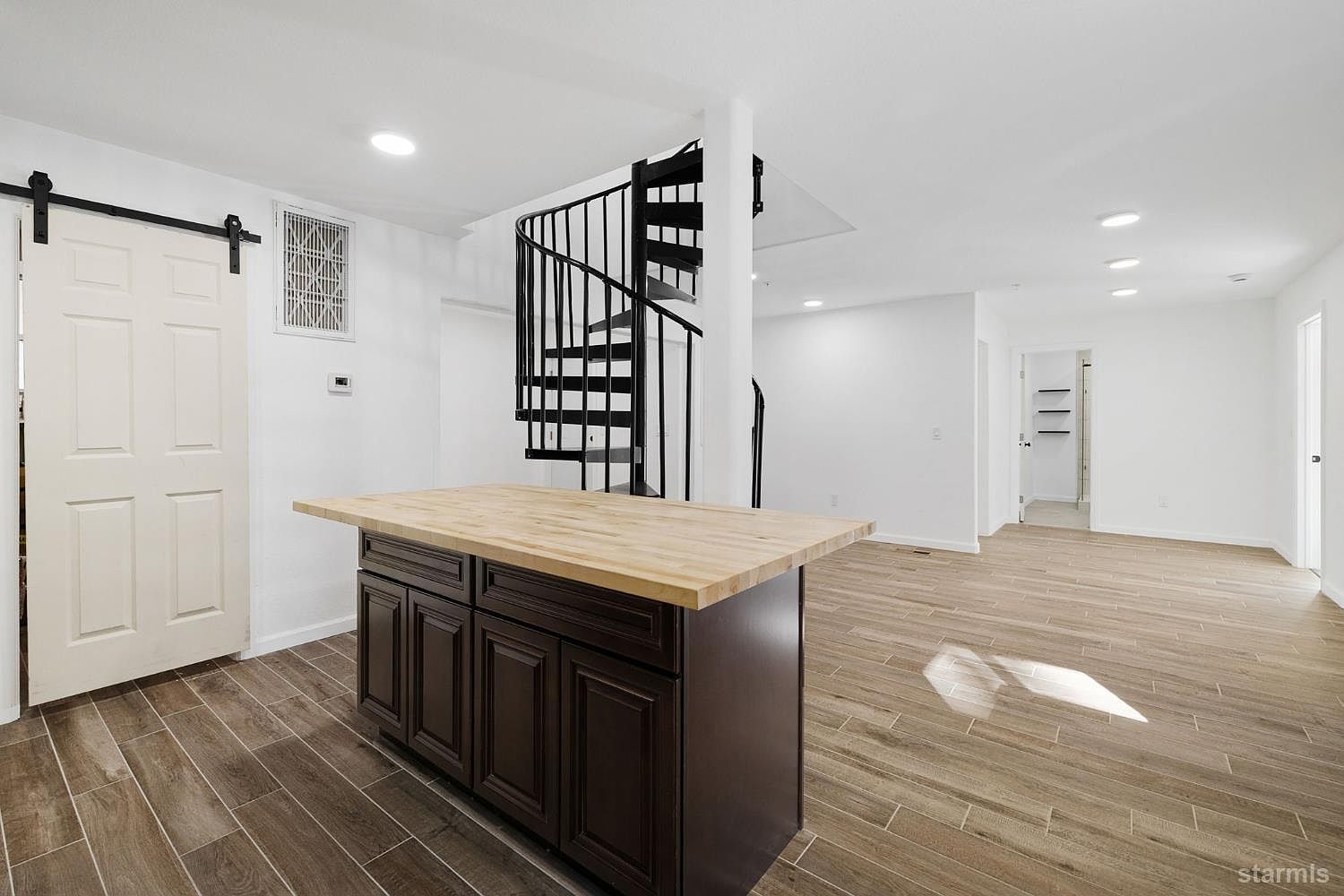 3845 Figueroa Ln South Lake Tahoe, CA 96150 - Thumbnail 5