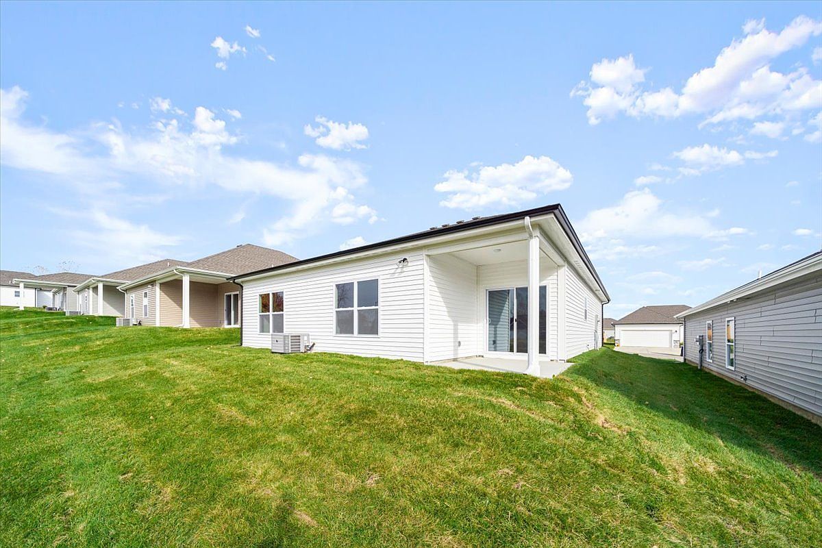 The Roscoe XL Plan, North Creek Village Kansas City, MO 64163 - Thumbnail 5