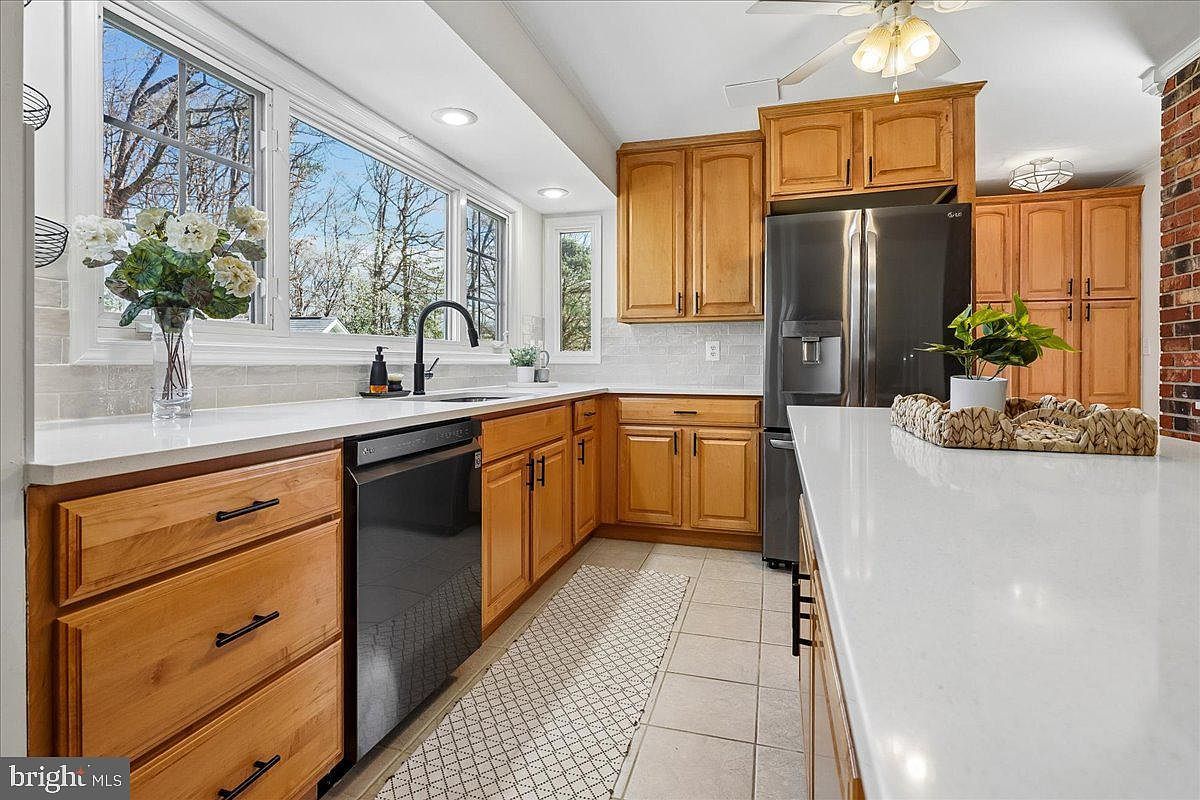 15579 Golf Club Dr Dumfries, VA 22025 - Thumbnail 5