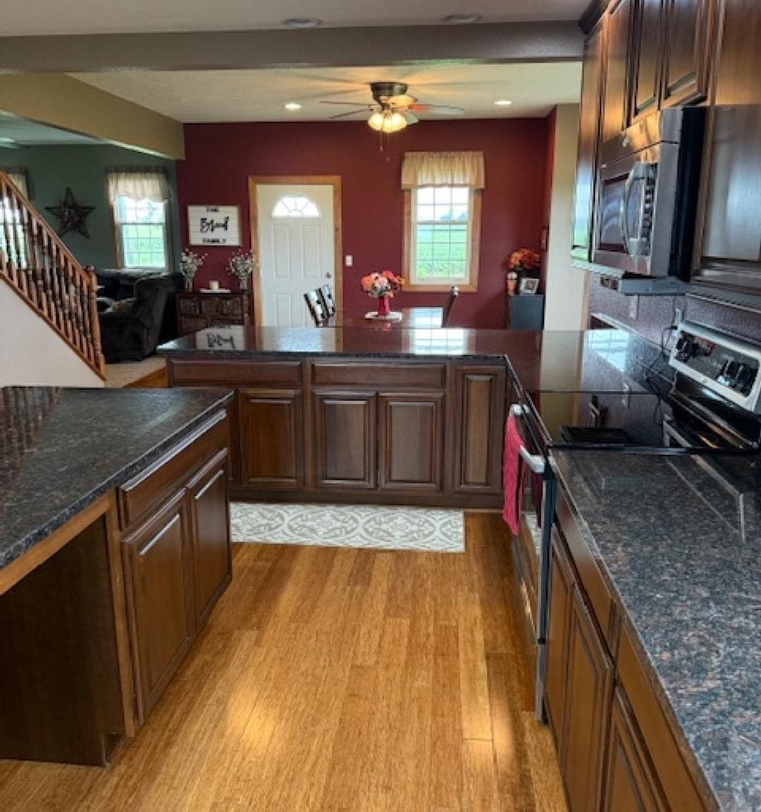 312 E Buckeye Rd Dakota, IL 61018 - Thumbnail 5