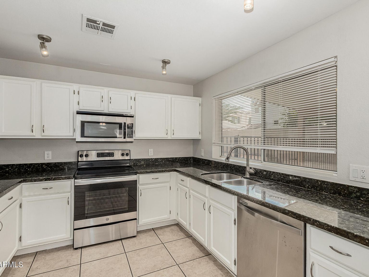 1050 N Verano Way Chandler, AZ 85224 - Thumbnail 5