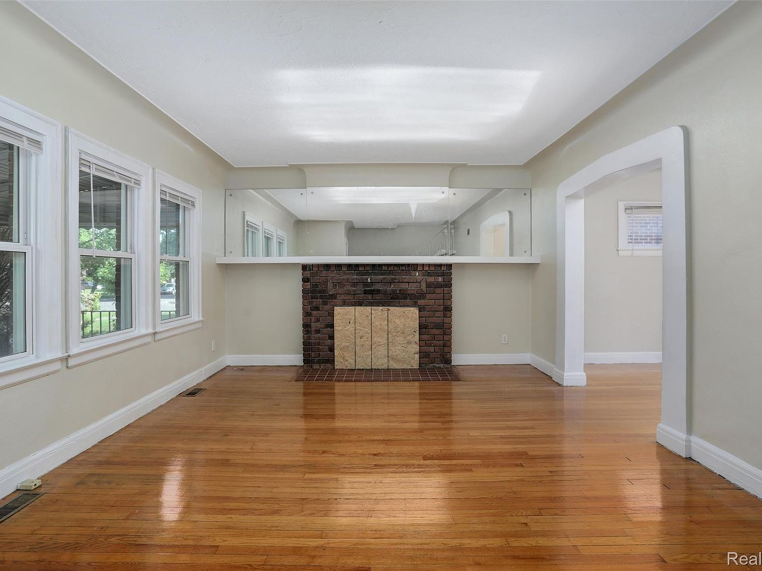 17600 Santa Barbara Dr Detroit, MI 48221 - Thumbnail 5