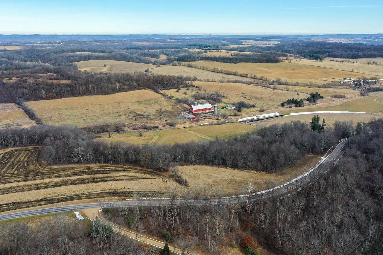 E5190 Sand Hill Rd Reedsburg, WI 53959 - Thumbnail 5