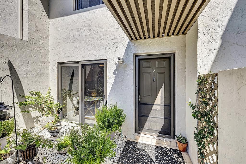 9232 Pecky Cypress Ln APT 2D Boca Raton, FL 33428 - Thumbnail 5