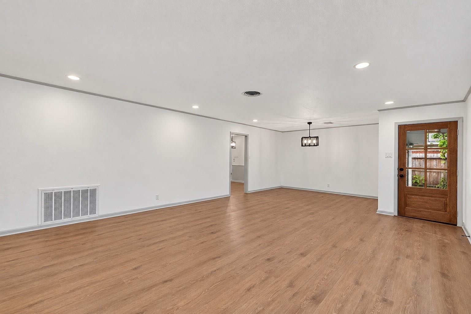 5619 Warm Springs Rd Houston, TX 77035 - Thumbnail 5