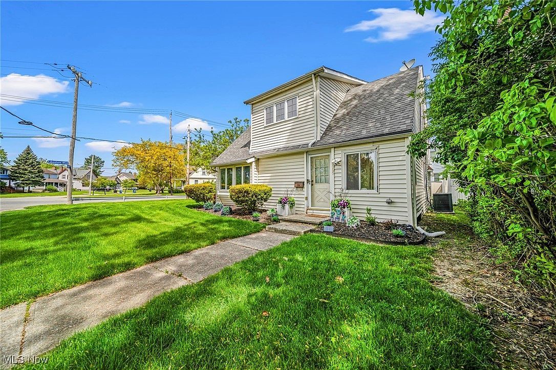 18015 Canterbury Rd Cleveland, OH 44119 - Thumbnail 5