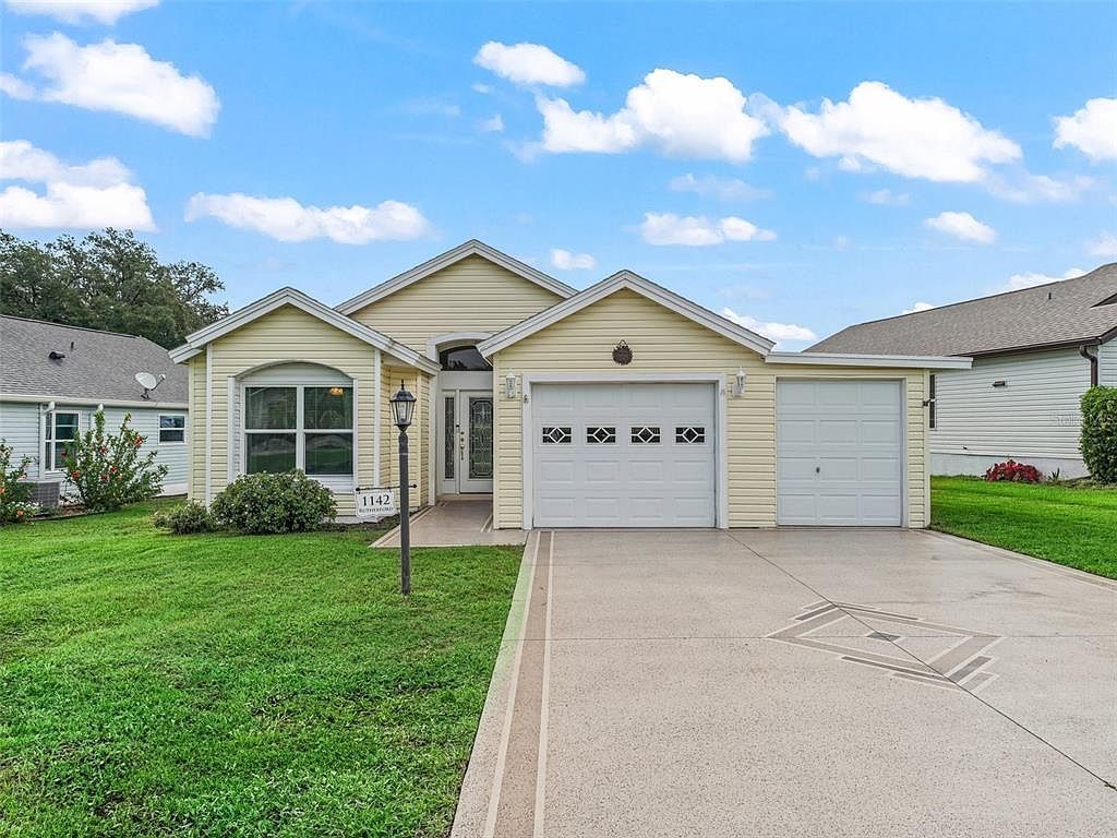 1142 W Boone Ct Lady Lake, FL 32159 - Thumbnail 5