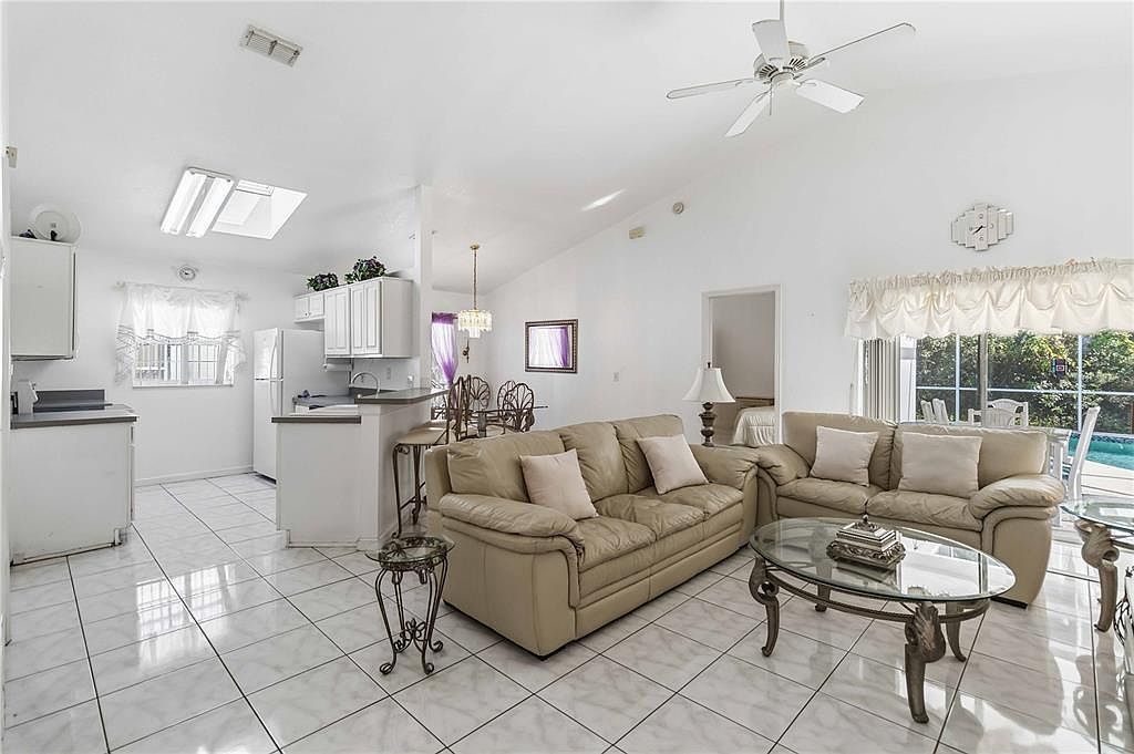 2384 Flamingo Lakes Dr Kissimmee, FL 34743 - Thumbnail 5