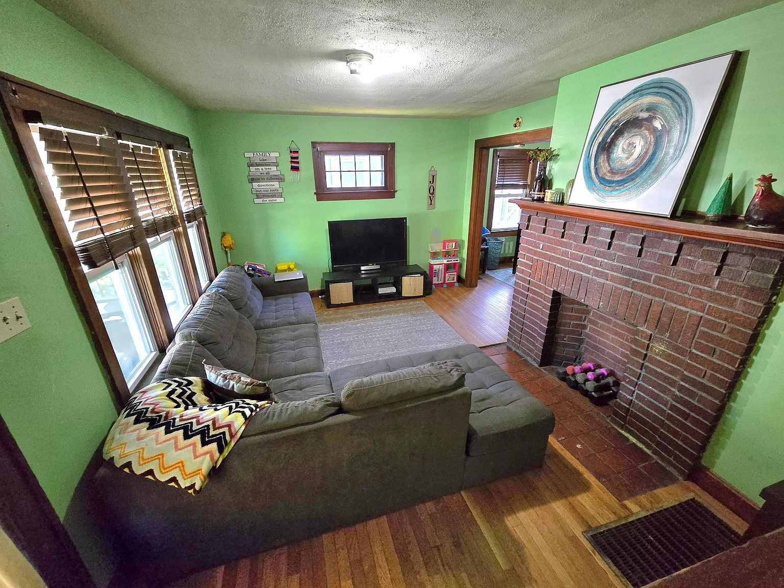 1669 Manchester Ave Columbus, OH 43211 - Thumbnail 5