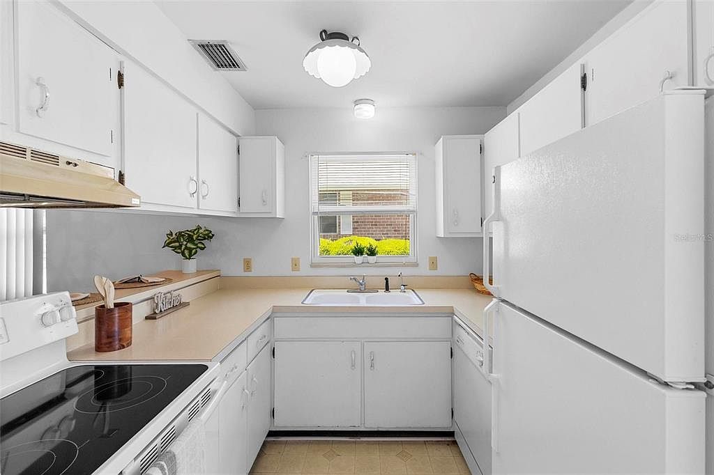 3 Fairway Ct Deland, FL 32724 - Thumbnail 5