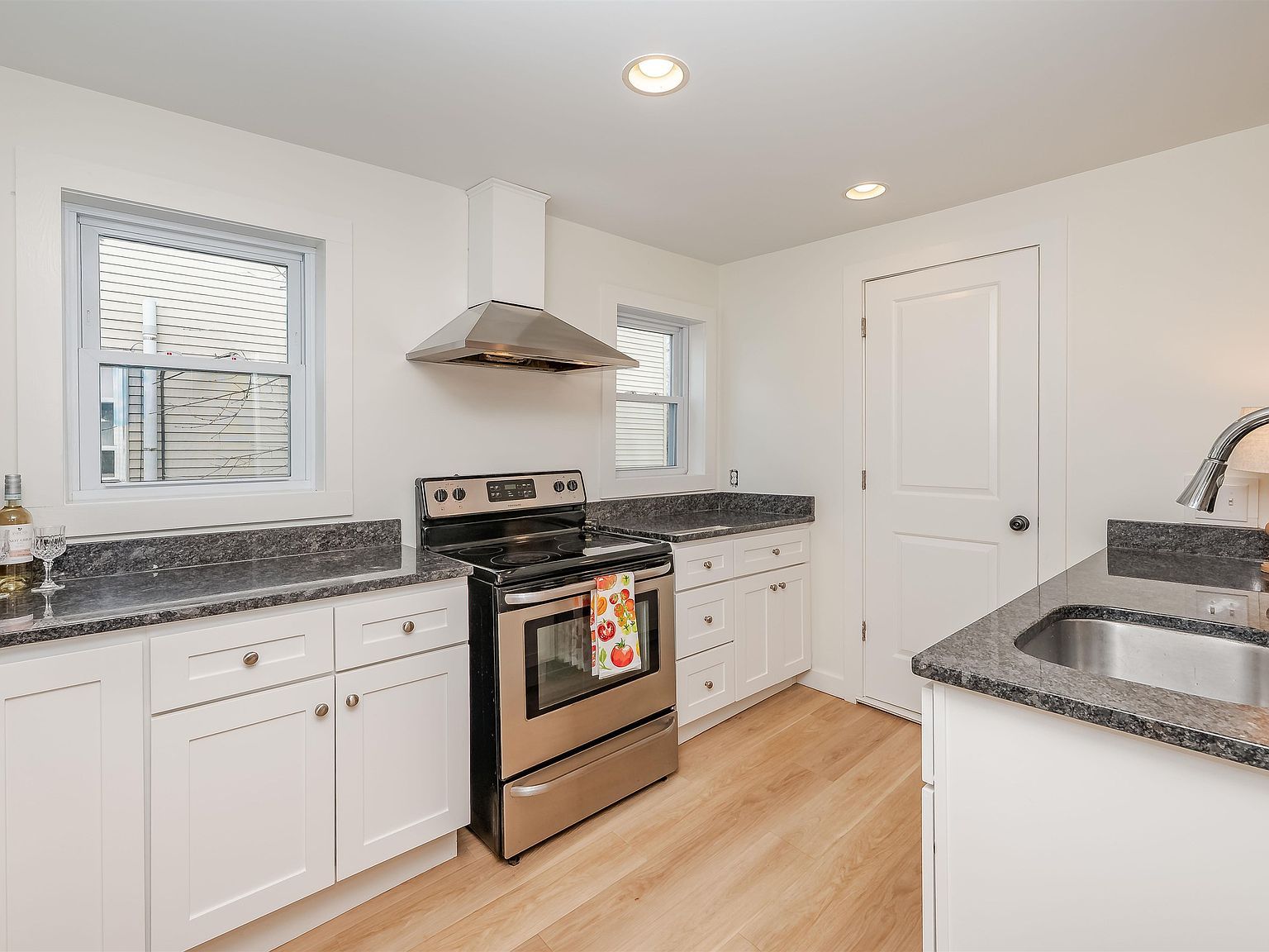 36 Court St Dover, NH 03820 - Thumbnail 5