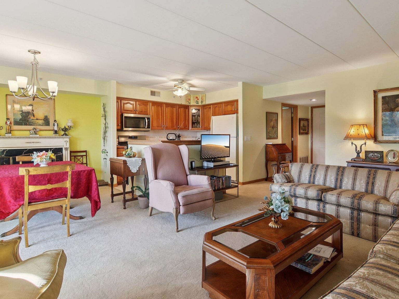 810 Swan Dr UNIT 2A Dyer, IN 46311 - Thumbnail 5