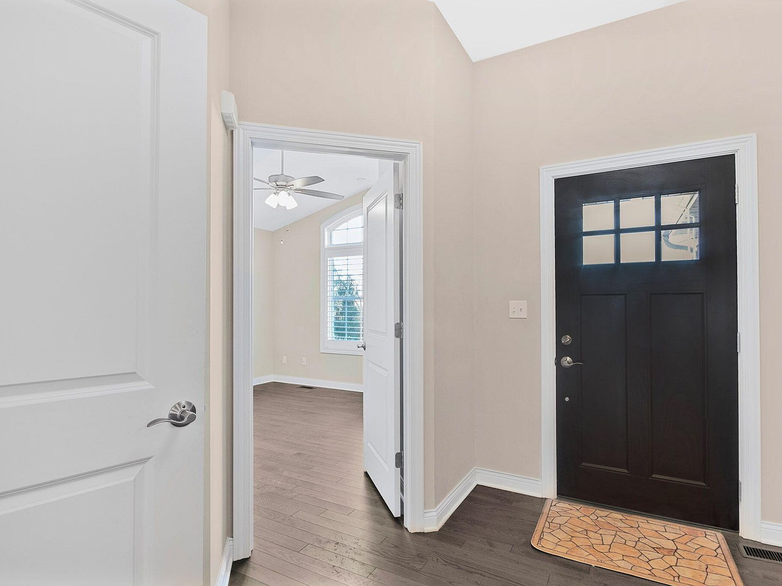 2331 Waterford Cir W Schererville, IN 46375 - Thumbnail 5