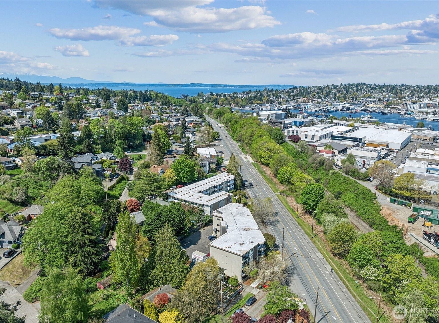 4051 Gilman Ave W Seattle, WA 98199 - Thumbnail 5