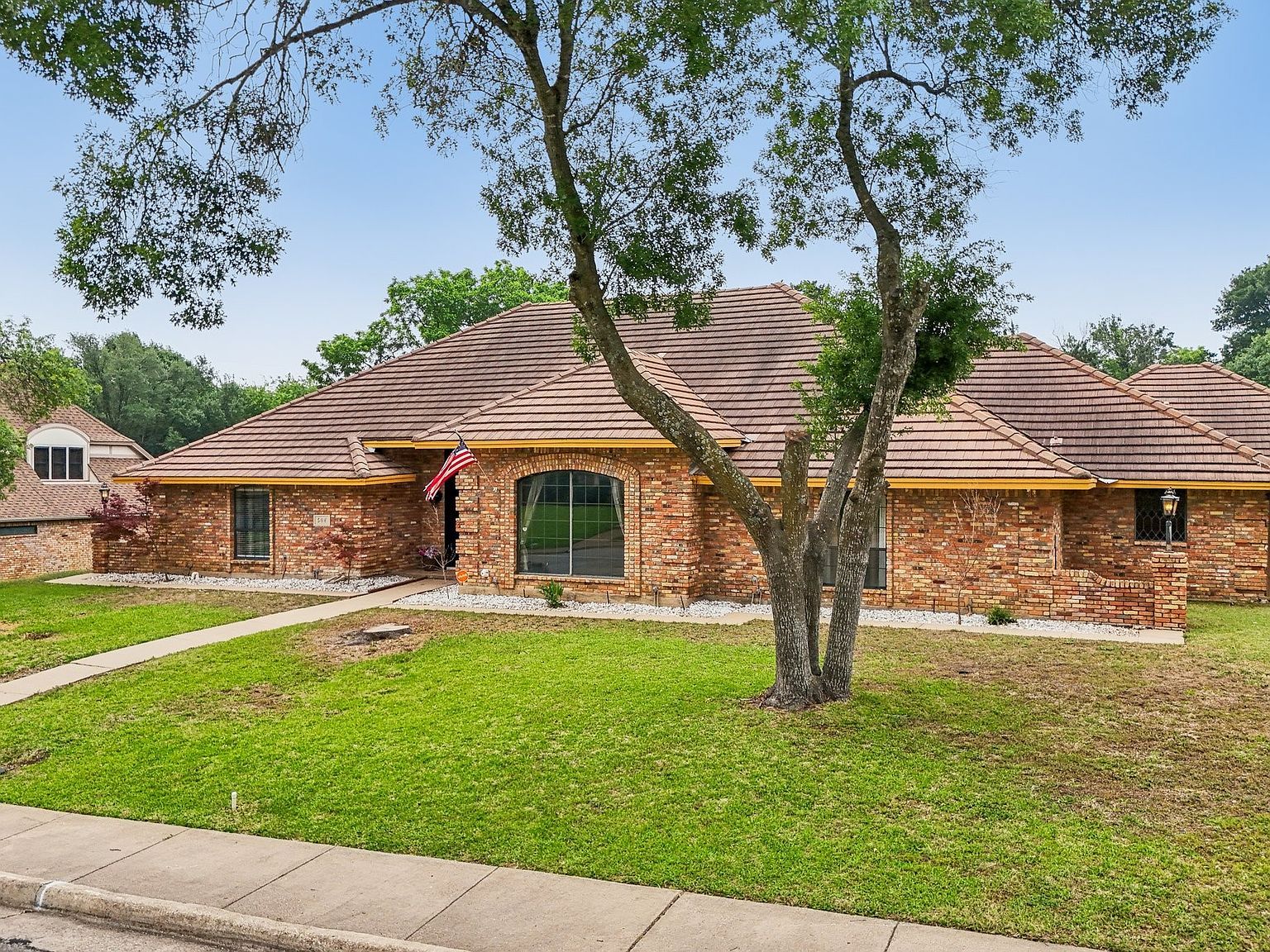 906 Greenbriar Ln Duncanville, TX 75137 - Thumbnail 5