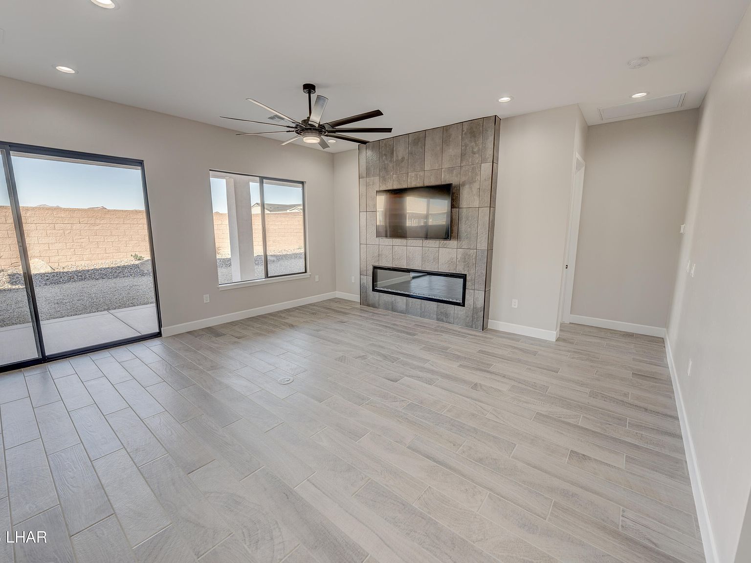 1824 The Jewel On Your Lot Pln Lake Havasu City, AZ 86404 - Thumbnail 5