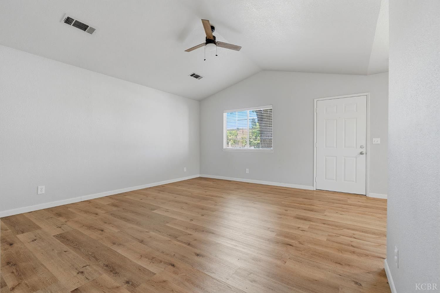 891 W Ambassador Dr Hanford, CA 93230 - Thumbnail 5
