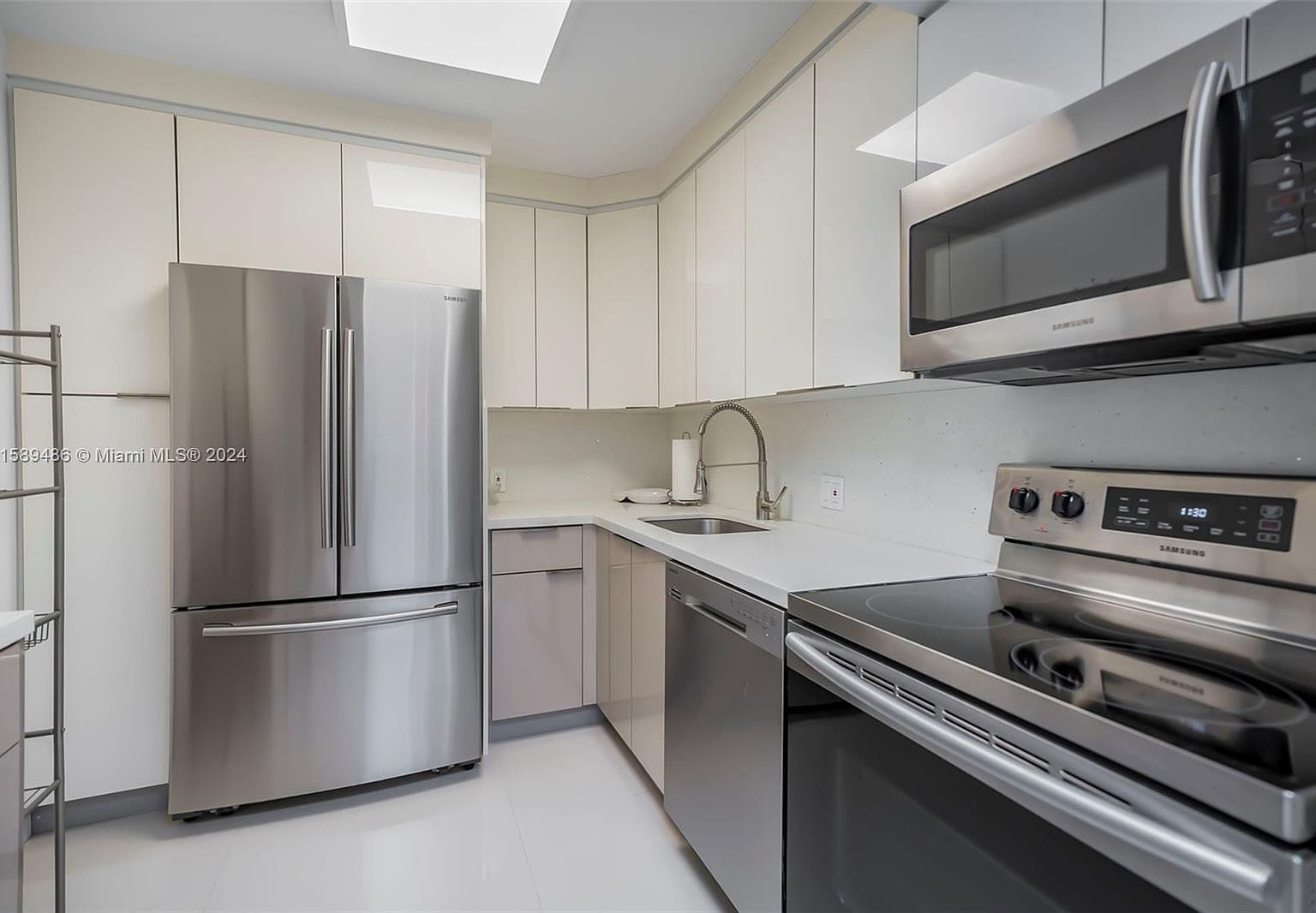 20301 W Country Club Dr APT 528 Aventura, FL 33180 - Thumbnail 5