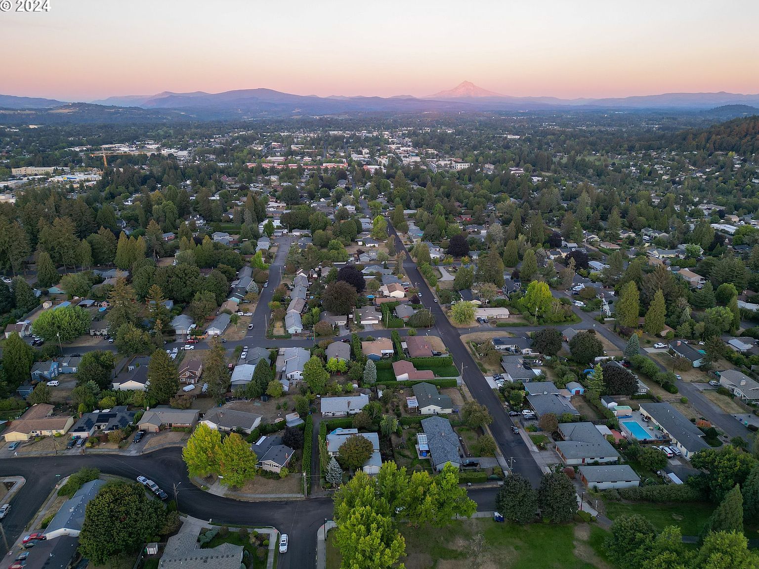 470 NW Bella Vista Dr Gresham, OR 97030 - Thumbnail 5