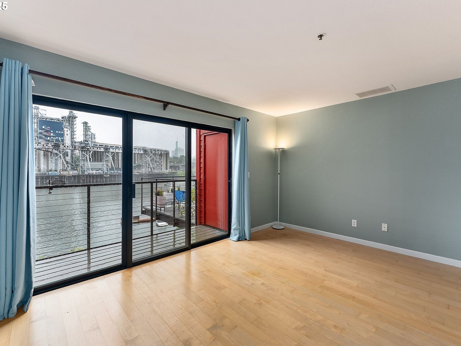 710 NW Naito Pkwy APT C12 Portland, OR 97209 - Thumbnail 5