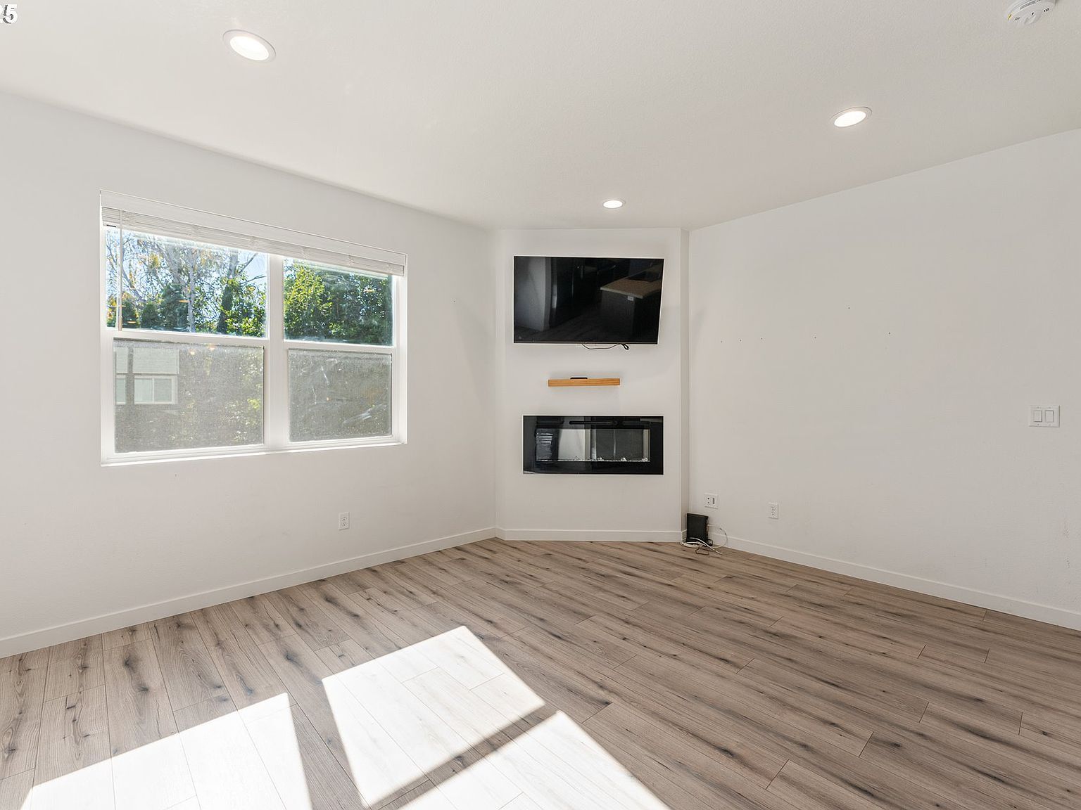 988 SW 2nd Way Troutdale, OR 97060 - Thumbnail 5