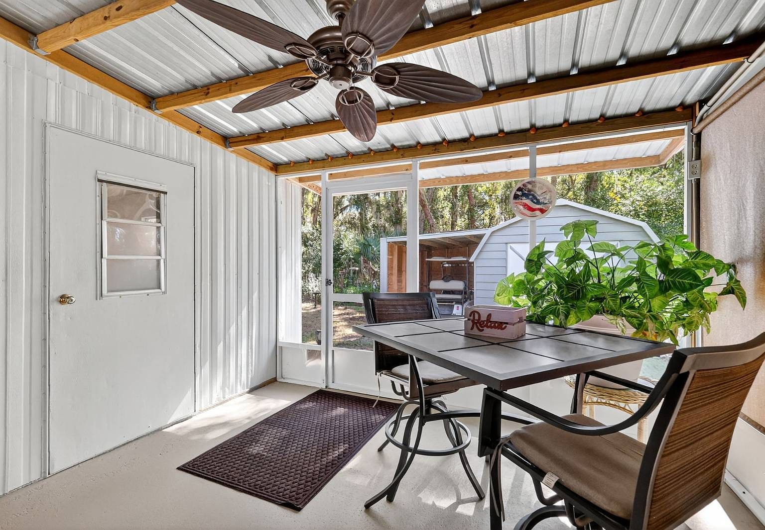 13042 Lemon Ave Grand Island, FL 32735 - Thumbnail 5